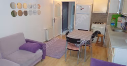 ORTAKÖY’DE CADDE ÜZERİNDE SAHİLE YAKIN ARA KAT YATIRIMLIK DAİRE