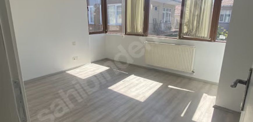 Ortaköy’De Sahile Yakın Konumda Manzaralı Teraslı 3+1 Daire